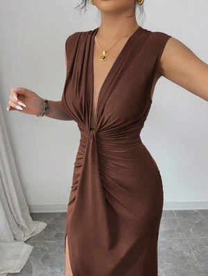 Vestido Midi Fruncido Con Nudo Frontal Marrón