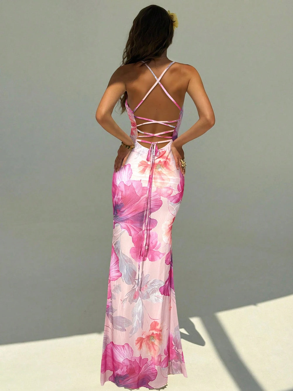 Vestido Midi Rosa Floral Con Espalda Cruzada vista frontal
