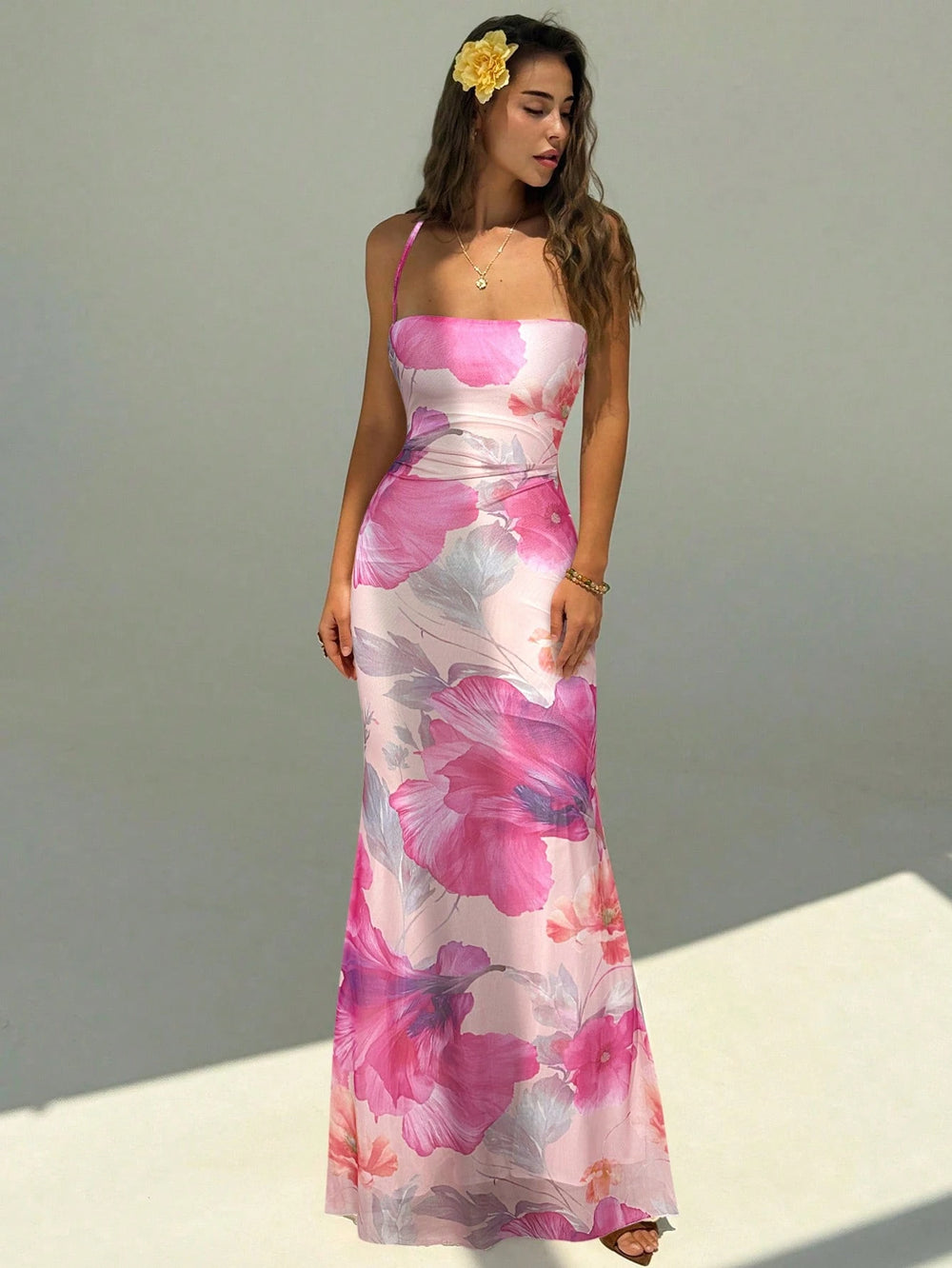 Vestido Midi Rosa Floral Con Espalda Cruzada vista frontal

