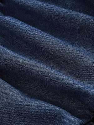Vista completa de falda midi a larga en denim azul oscuro de corte en línea A