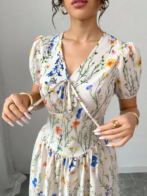 Vestido maxi floral bohemio con escote en V detalle floral
