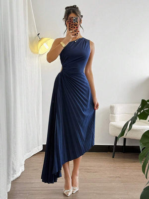 Vestido Asimétrico Plisado Azul Marino de Fiesta