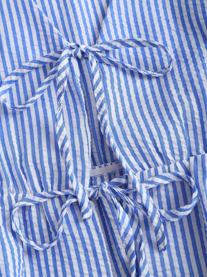 Detalle del cordón y tela del conjunto azul.