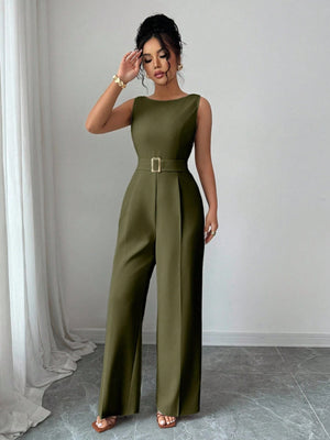 Mono largo elegante verde militar con cinturón vista frontal.