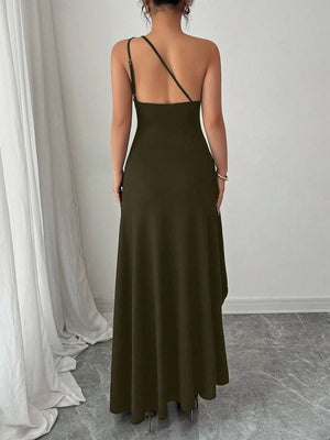 Vestido maxi verde militar asimétrico con abertura alta espalda
