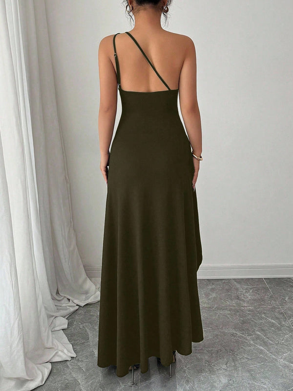 Vestido maxi verde militar asimétrico con abertura alta espalda
