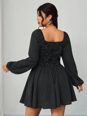 Vestido Negro Corto De Lunares Con Mangas Abullonadas