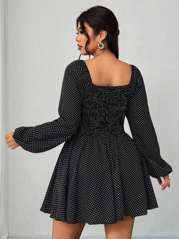 Vestido Negro Corto De Lunares Con Mangas Abullonadas