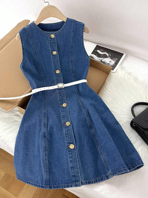 Vestido De Mezclilla Sin Mangas Con Botones Dorados