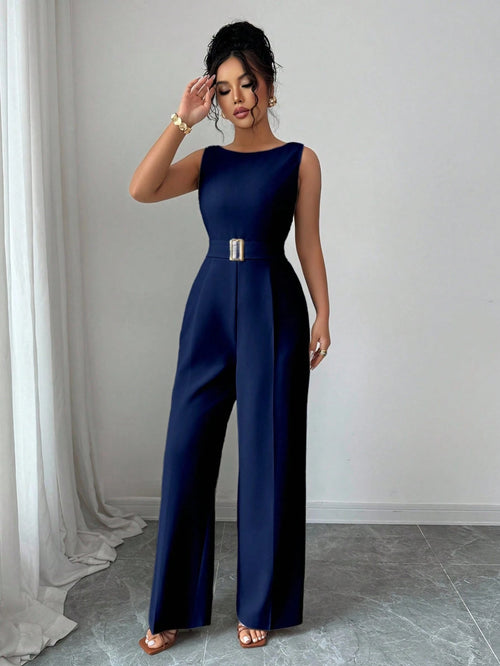 Mono largo azul marino elegante con cinturón vista frontal.