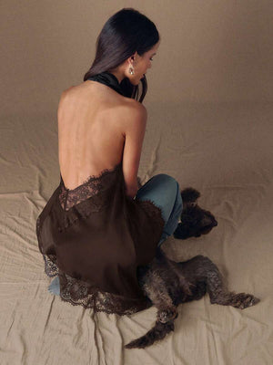 Blusa Halter Asimétrica Con Encaje Café