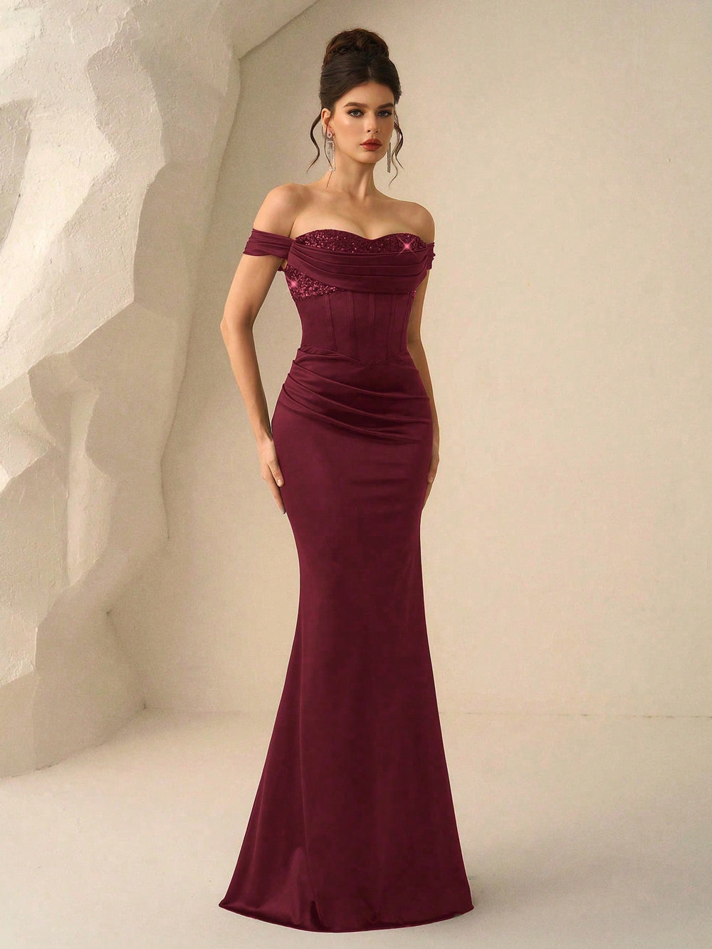 Vestido Midi Elegante Burdeos Con Lentejuelas vista frontal elegante
