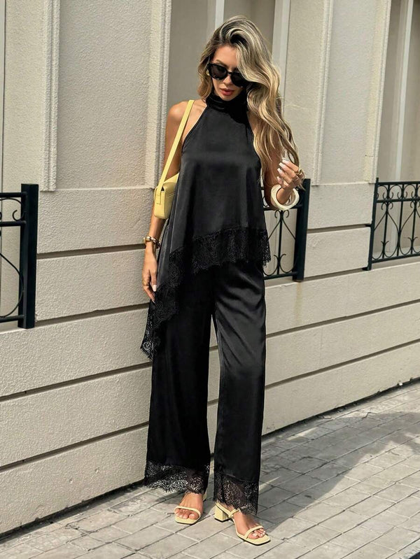 Conjunto Elegante de Pantalón y Top Halter con Encaje