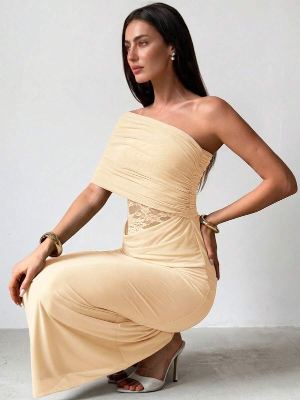 Vestido Largo Asimétrico Con Encaje Lateral Beige