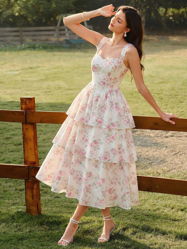 Vestido Floral Romántico Con Volantes En Capas