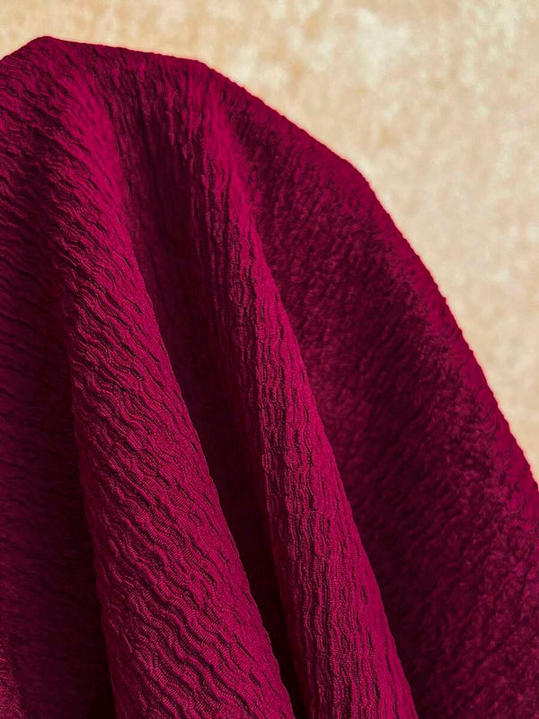 Vestido Corto Halter Color Vino Con Detalle Marino