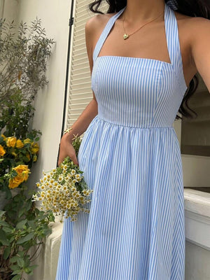 Vestido Midi De Rayas Con Escote Halter Azul Y Blanco