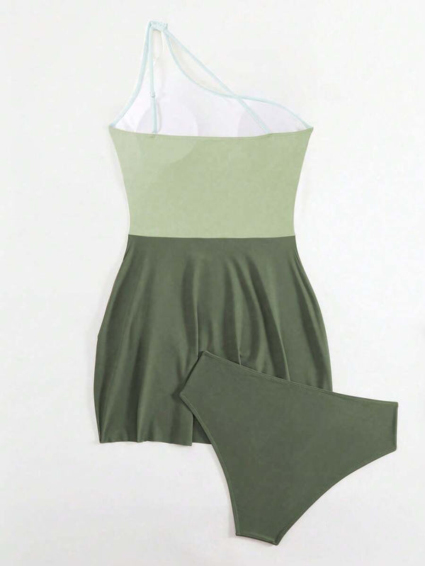 Traje de Baño Asimétrico Tricolor con Falda de Nudo Lateral
