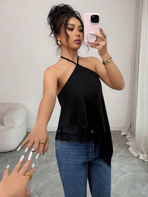 Top Halter Satinado Con Encaje Asimétrico Negro