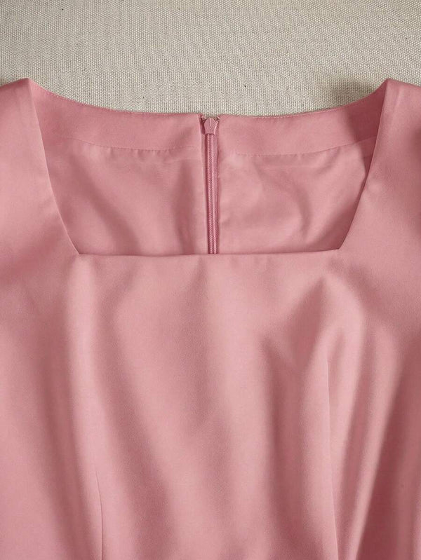 Vestido Rosa Con Escote Cuadrado Y Mangas Abullonadas