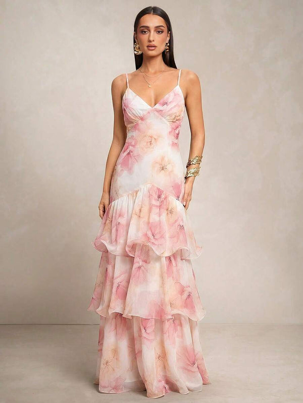 Silueta ajustada y caída con vuelo del vestido de fiesta floral rosa pastel