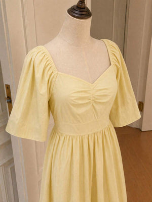 Vestido Largo Amarillo Con Escote Corazón