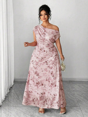 Vista completa del vestido largo rosa con falda fluida, ideal para ocasiones especiales.