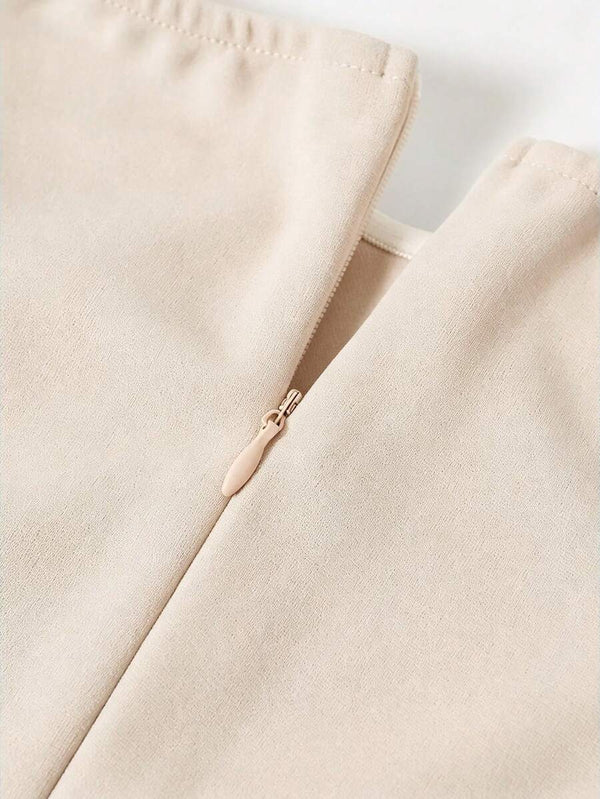 Vestido Elegante Color Crema Con Hombros Descubiertos