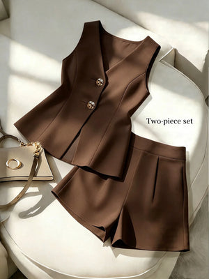 Conjunto Elegante de Chaleco y Short Beige