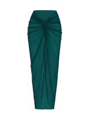 Vestido Maxi Verde con Escote Profundo y Detalle de Concha