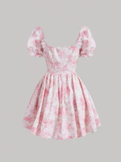 Vista trasera del vestido bohemio floral con detalles de costura y cierre.