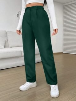 Pantalón verde con cintura natural, ideal para primavera y verano.