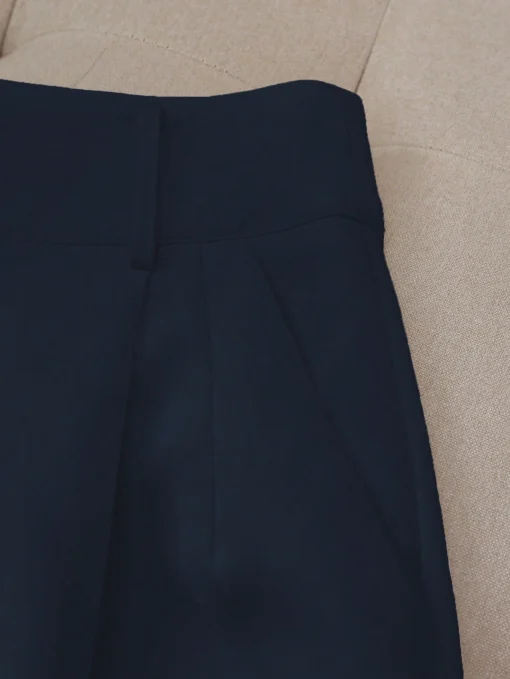 Short Azul de Pierna Ancha con Cinturón y Bolsillos