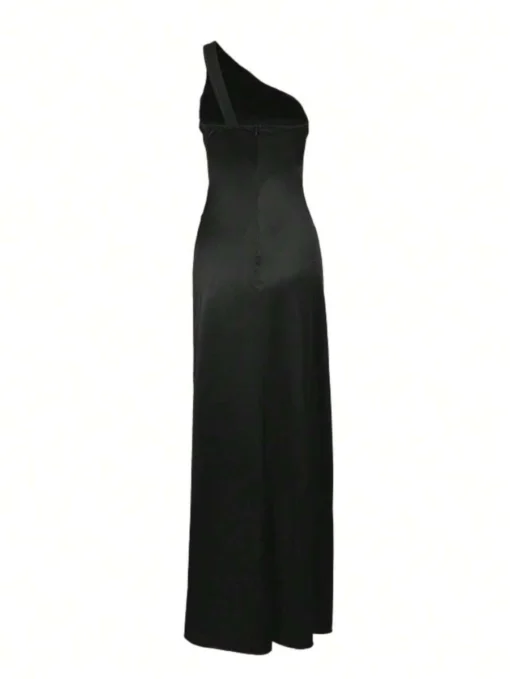 Imagen trasera del vestido elegante negro mostrando espalda descubierta