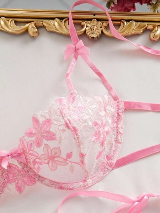 Sujetador bordado rosa con copa semitransparente y aro – set de lencería rosa