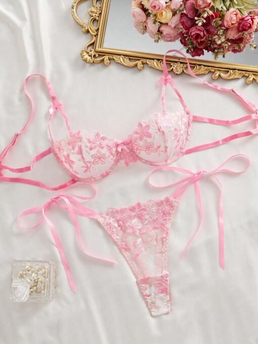 Set de lencería rosa con bordado floral y lazos decorativos – set de lencería rosa