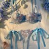 Conjunto lencería celeste con bordado floral visto desde arriba