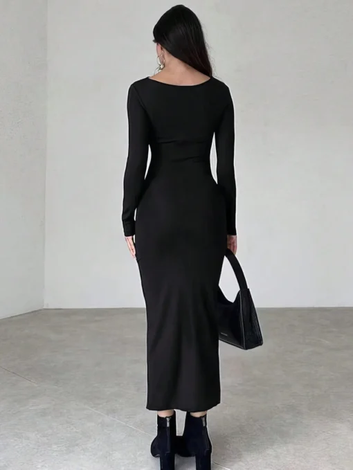 Parte trasera del vestido largo negro con corte lápiz – vestido largo negro