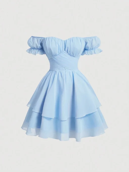 Vestido celeste manga farol con volantes y escote descubierto - vista frontal.