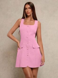Imagen completa del vestido rosa elegante mini estilo oficina.