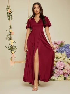 Vestido burdeos elegante maxi con manga corta de volante.