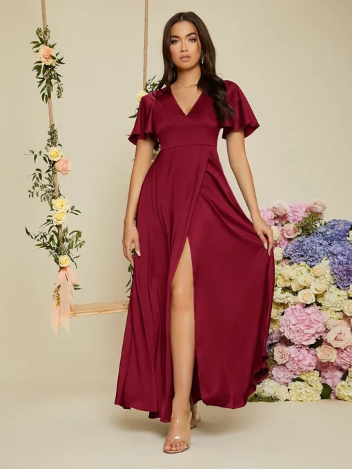 Vestido burdeos elegante maxi con manga corta de volante.