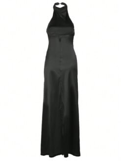 Vista trasera del vestido largo negro halter mostrando espalda descubierta.